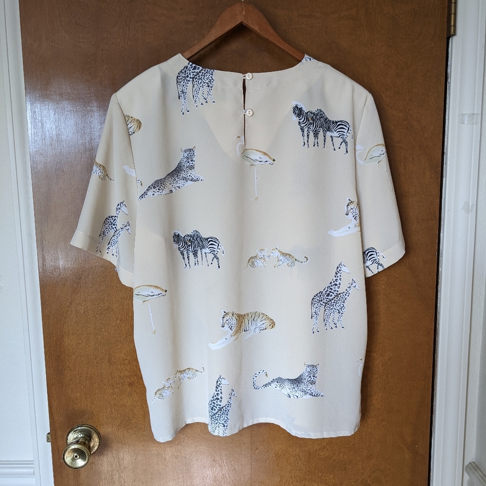 Vintage Modern Essentials Wild Animal Print Cream Light Tan Blouse - Picture 2 of 9